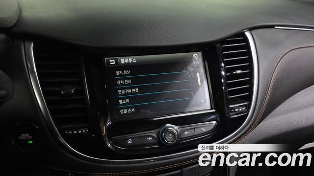 Chevrolet Korea Trax 2017 — photo 22