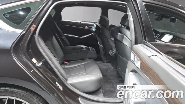 Genesis G80 2018 — photo 18