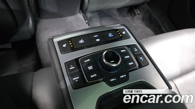 Genesis G80 2018 — photo 24