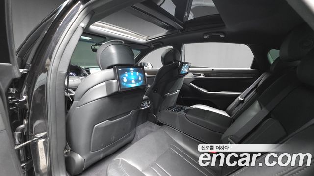Genesis G80 2018 — photo 25