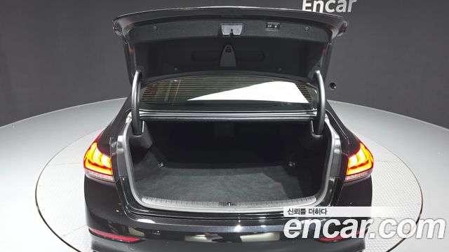 Genesis G80 2018 — photo 26