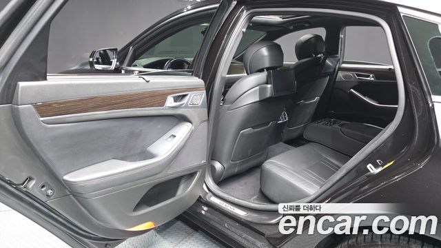 Genesis G80 2018 — photo 16