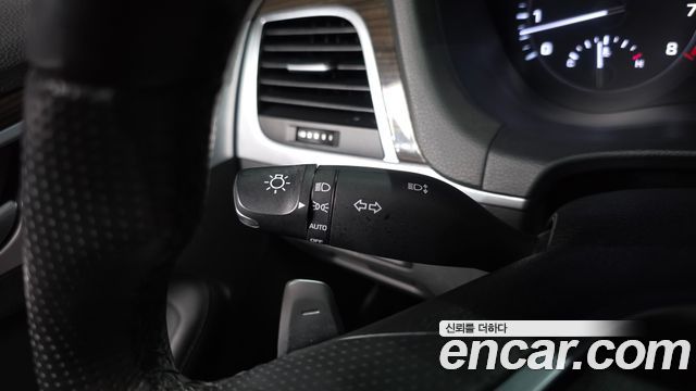Genesis G80 2018 — photo 30