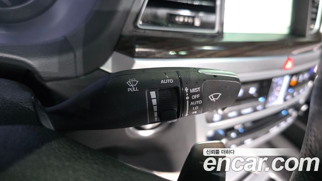 Genesis G80 2018 — photo 31