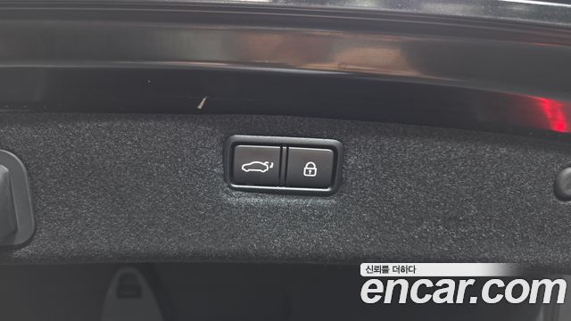 Genesis G80 2018 — photo 35