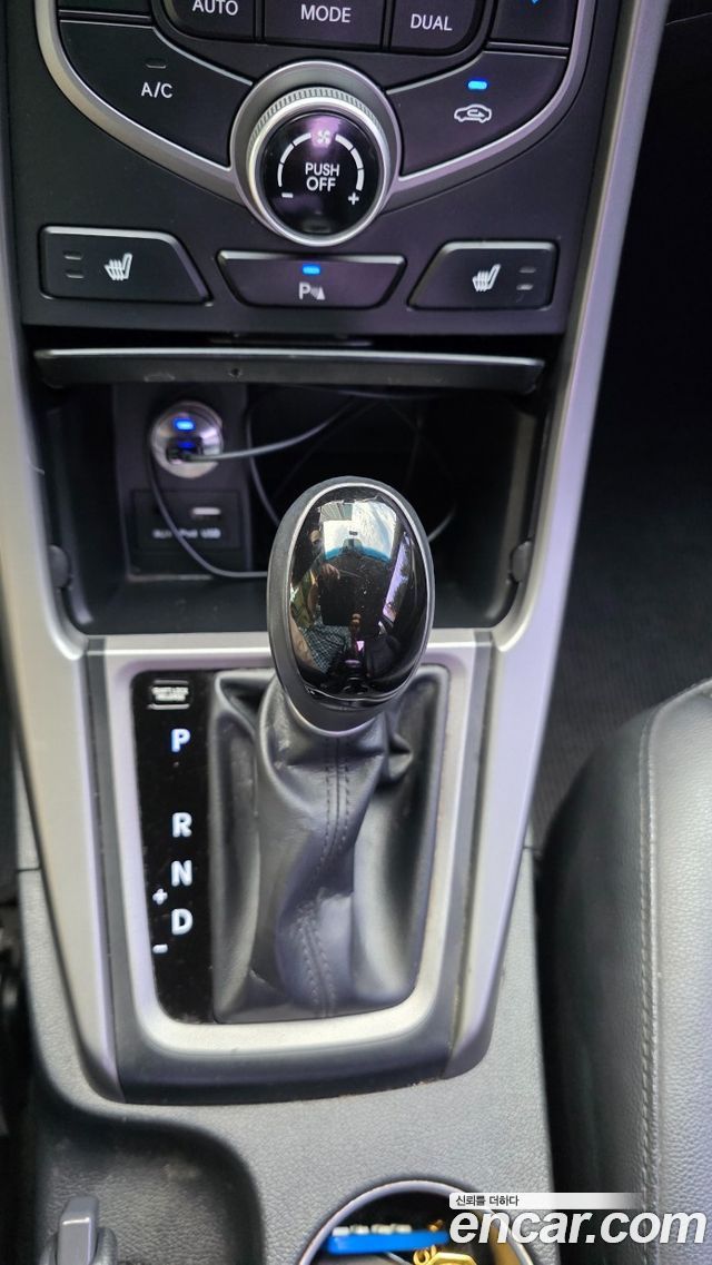 Hyundai AVANTE 2015 — photo 11