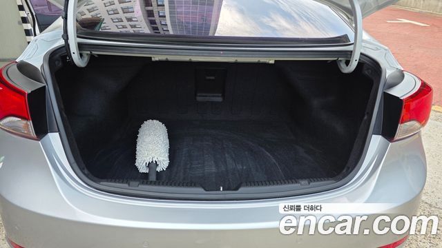 Hyundai AVANTE 2015 — photo 17