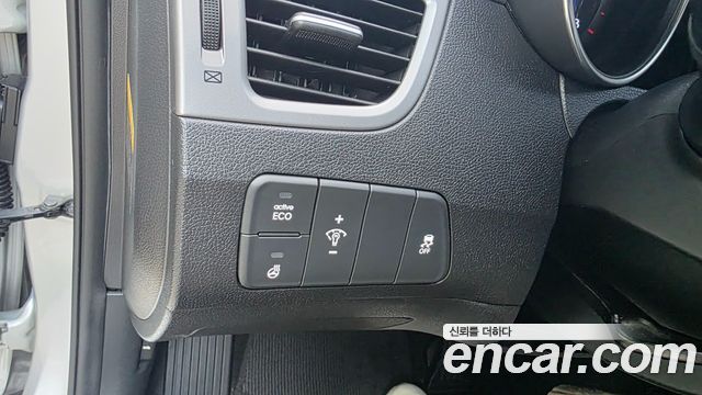 Hyundai AVANTE 2015 — photo 18