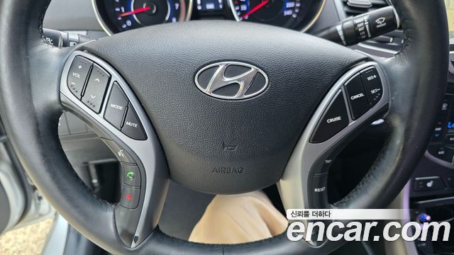 Hyundai AVANTE 2015 — photo 20