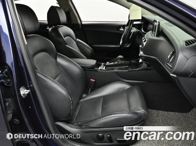 Kia Stinger 2018 — photo 10
