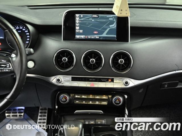 Kia Stinger 2018 — photo 14