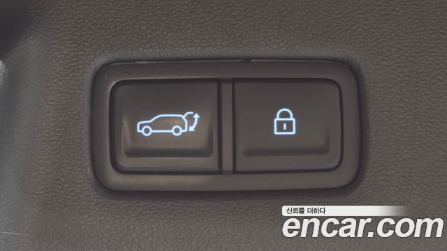 Hyundai Santafe 2025 — photo 18