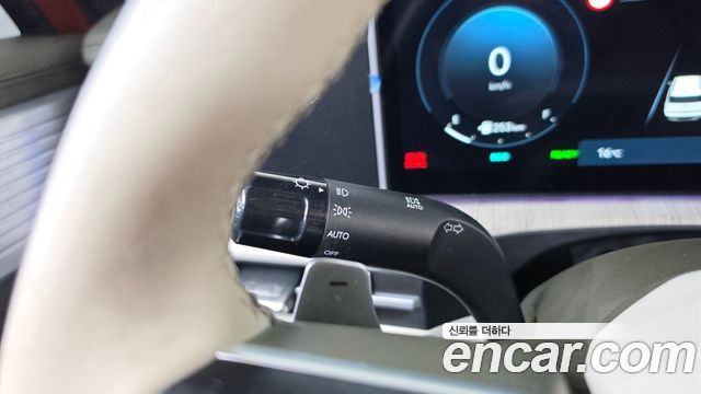 Hyundai Santafe 2025 — photo 28