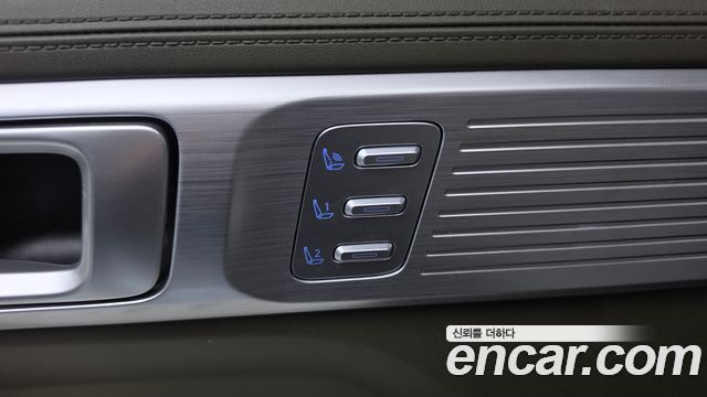 Hyundai Santafe 2025 — photo 31