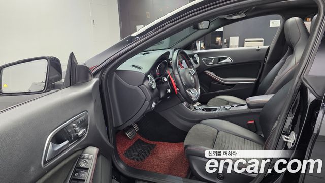 Mercedes-Benz CLA-Class 2017 — photo 10