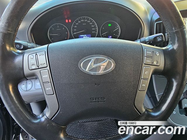 Hyundai Starex 2018 — photo 13