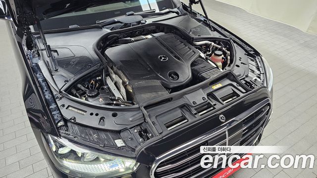 Mercedes-Benz S-Class 2022 — photo 6