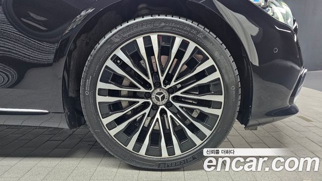 Mercedes-Benz S-Class 2022 — photo 7