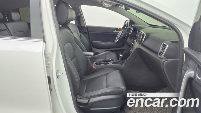 Kia Sportage 2018 — photo 16