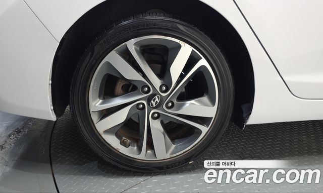 Hyundai AVANTE 2015 — photo 5