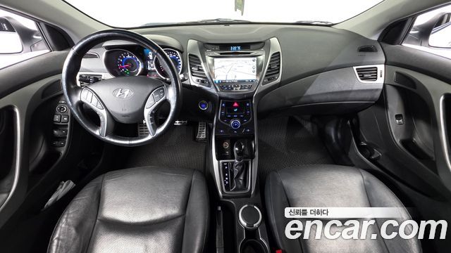 Hyundai AVANTE 2015 — photo 10