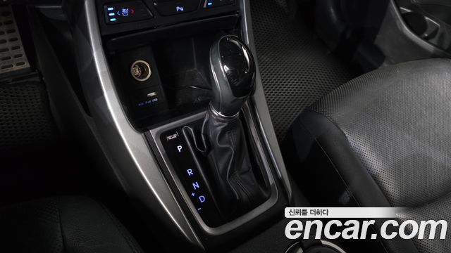 Hyundai AVANTE 2015 — photo 12