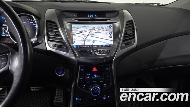 Hyundai AVANTE 2015 — photo 18