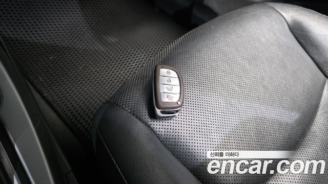 Hyundai AVANTE 2015 — photo 21