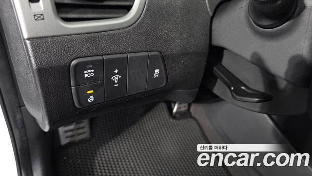 Hyundai AVANTE 2015 — photo 26