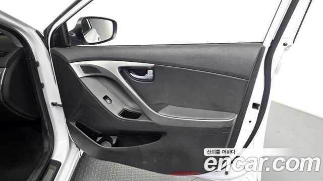 Hyundai AVANTE 2015 — photo 14