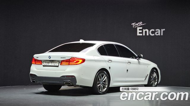 BMW 5-Series 2018 — photo 2