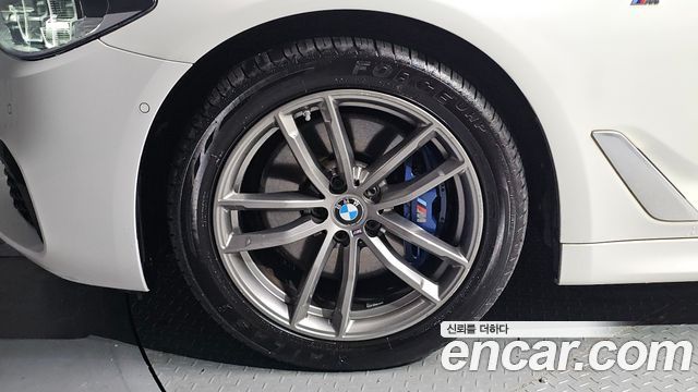 BMW 5-Series 2018 — photo 5