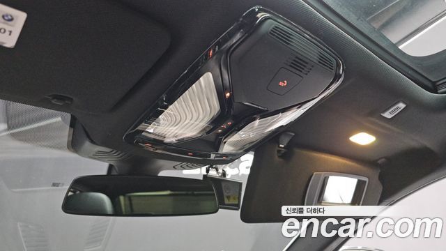 BMW 5-Series 2018 — photo 16