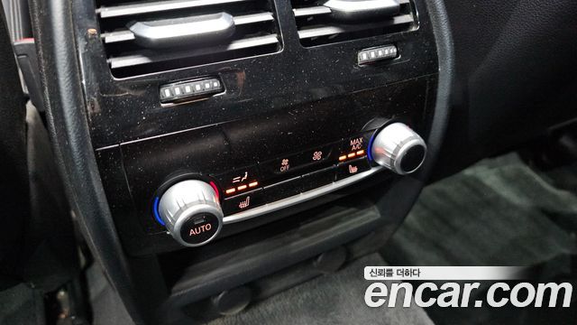 BMW 5-Series 2018 — photo 18