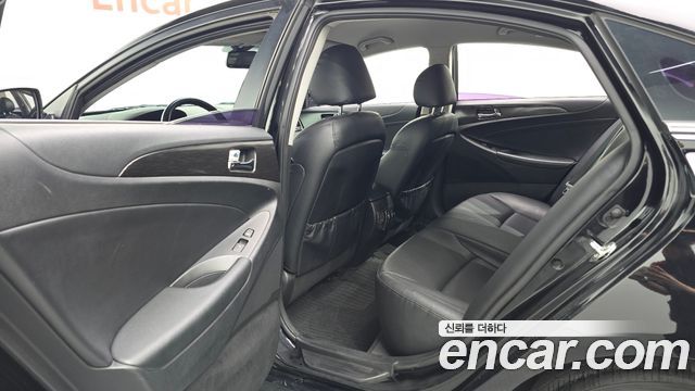 Hyundai Sonata 2012 — photo 17