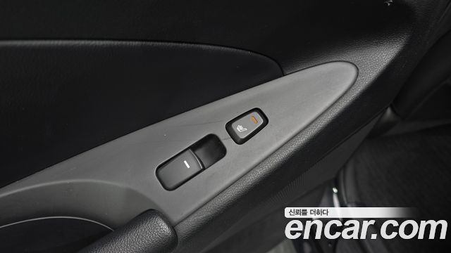 Hyundai Sonata 2012 — photo 24