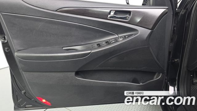 Hyundai Sonata 2012 — photo 14