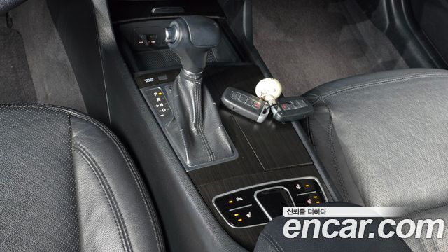 Kia K7 2012 — photo 9