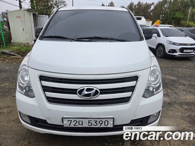 Hyundai Starex 2017 — photo 1