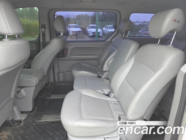 Hyundai Starex 2017 — photo 8