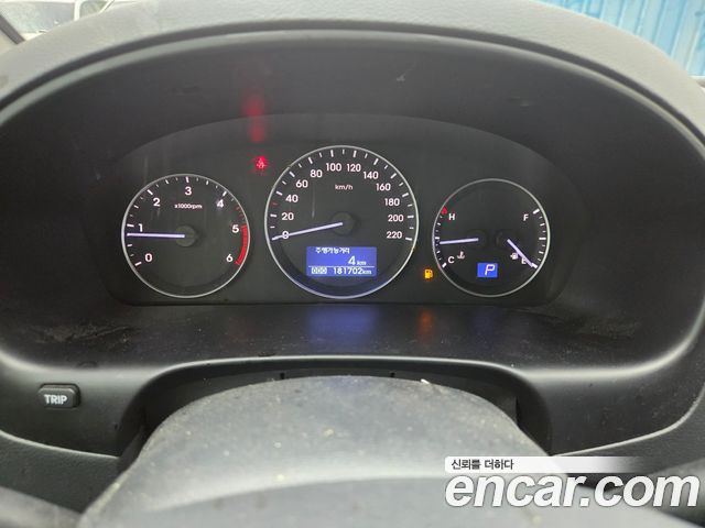 Hyundai Starex 2017 — photo 12
