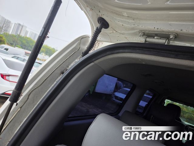 Hyundai Starex 2017 — photo 16
