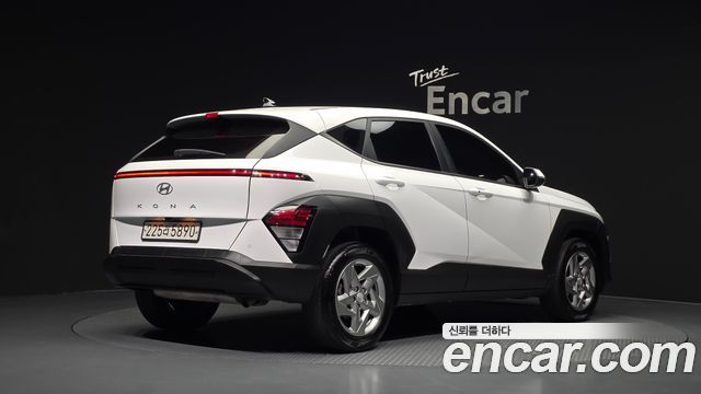 Hyundai Kona 2023 — photo 2