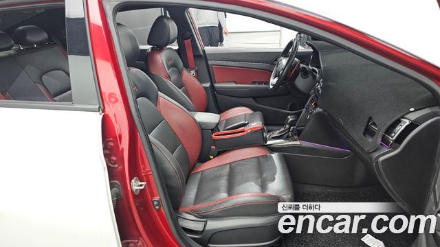 Hyundai AVANTE 2017 — photo 10