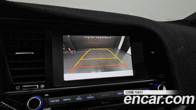 Hyundai AVANTE 2017 — photo 15