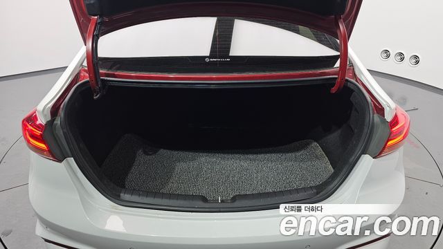 Hyundai AVANTE 2017 — photo 20