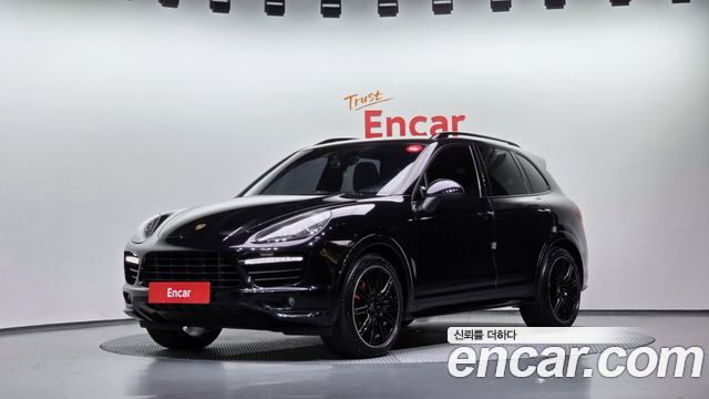 Porsche Cayenne 2013 — photo 1