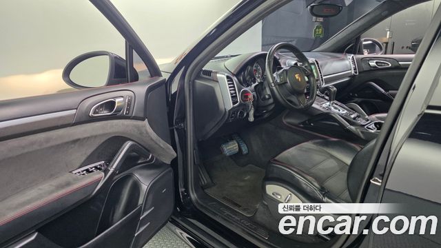 Porsche Cayenne 2013 — photo 10