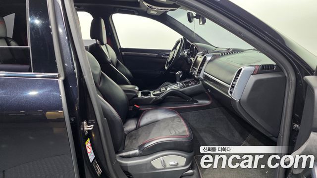Porsche Cayenne 2013 — photo 11