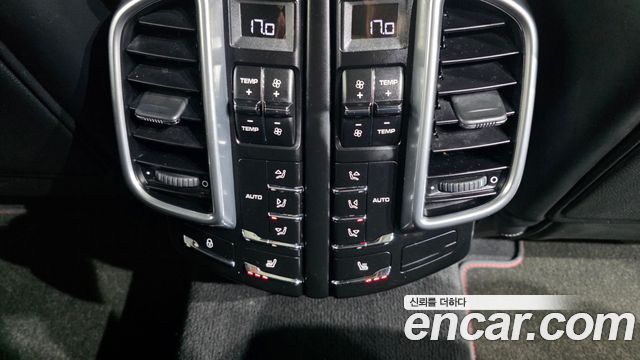 Porsche Cayenne 2013 — photo 19